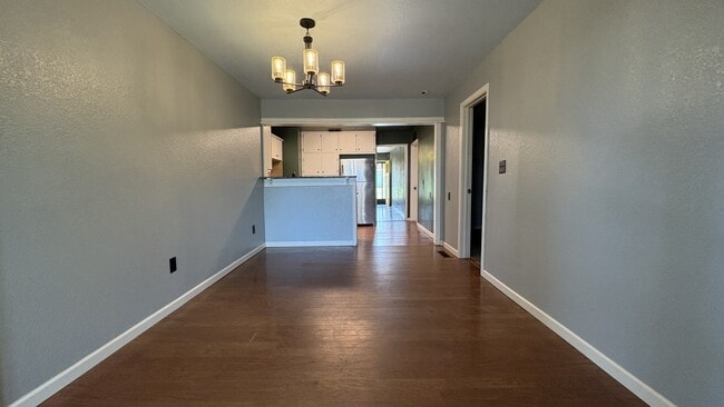 Building Photo - 319 Draper Dr