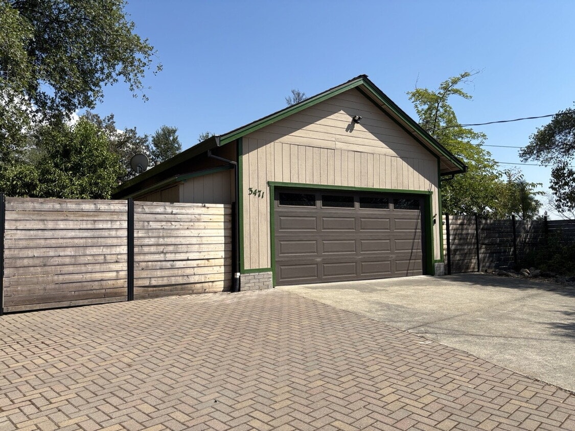 Primary Photo - Beautifully updated home available in desi...