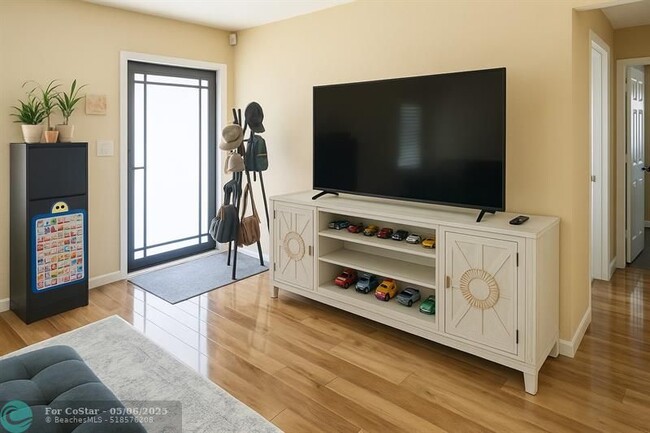Foto del edificio - 1300 NW 87th St