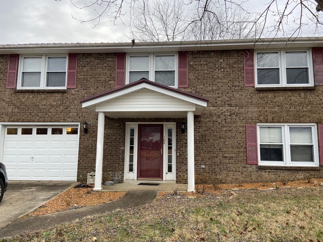 104 Chickadee Ct Unit Chickadee, Clarksville, TN 37042 Apartments in