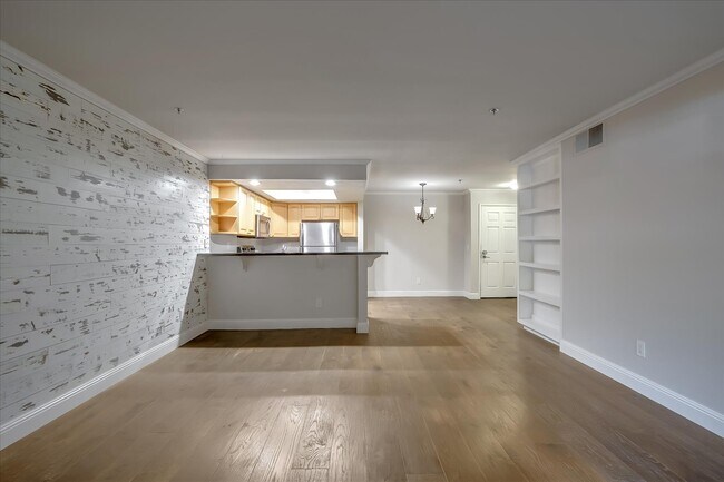 Foto del edificio - 2550 Oak Rd