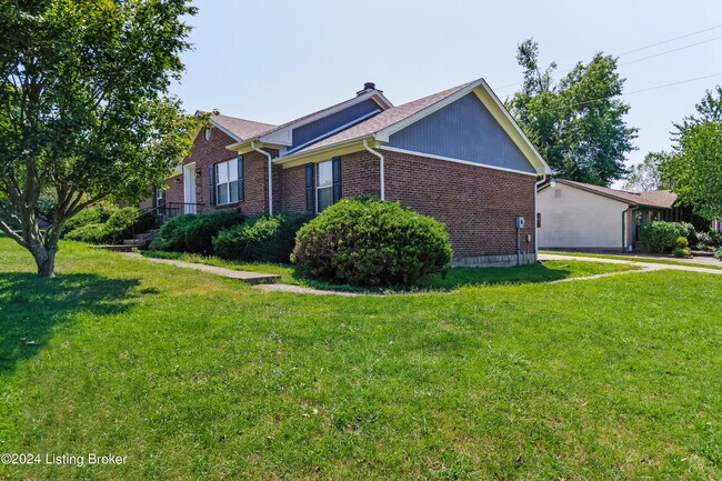 Foto del edificio - 8700 Avondale Ct