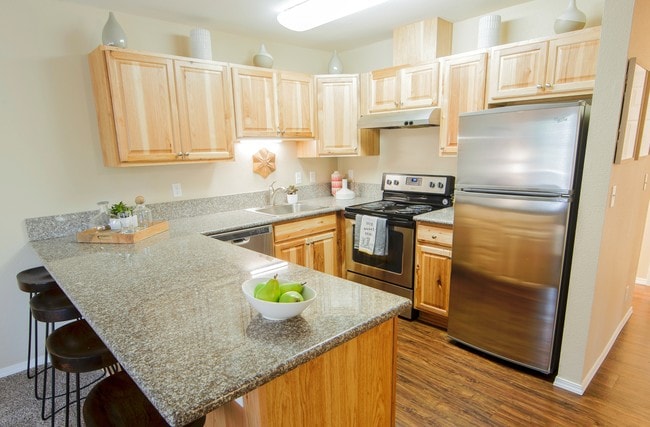 Kitchen - Oak Vale Apartments