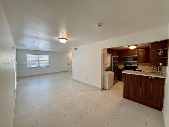 Foto del edificio - 20 SW 108th Ave
