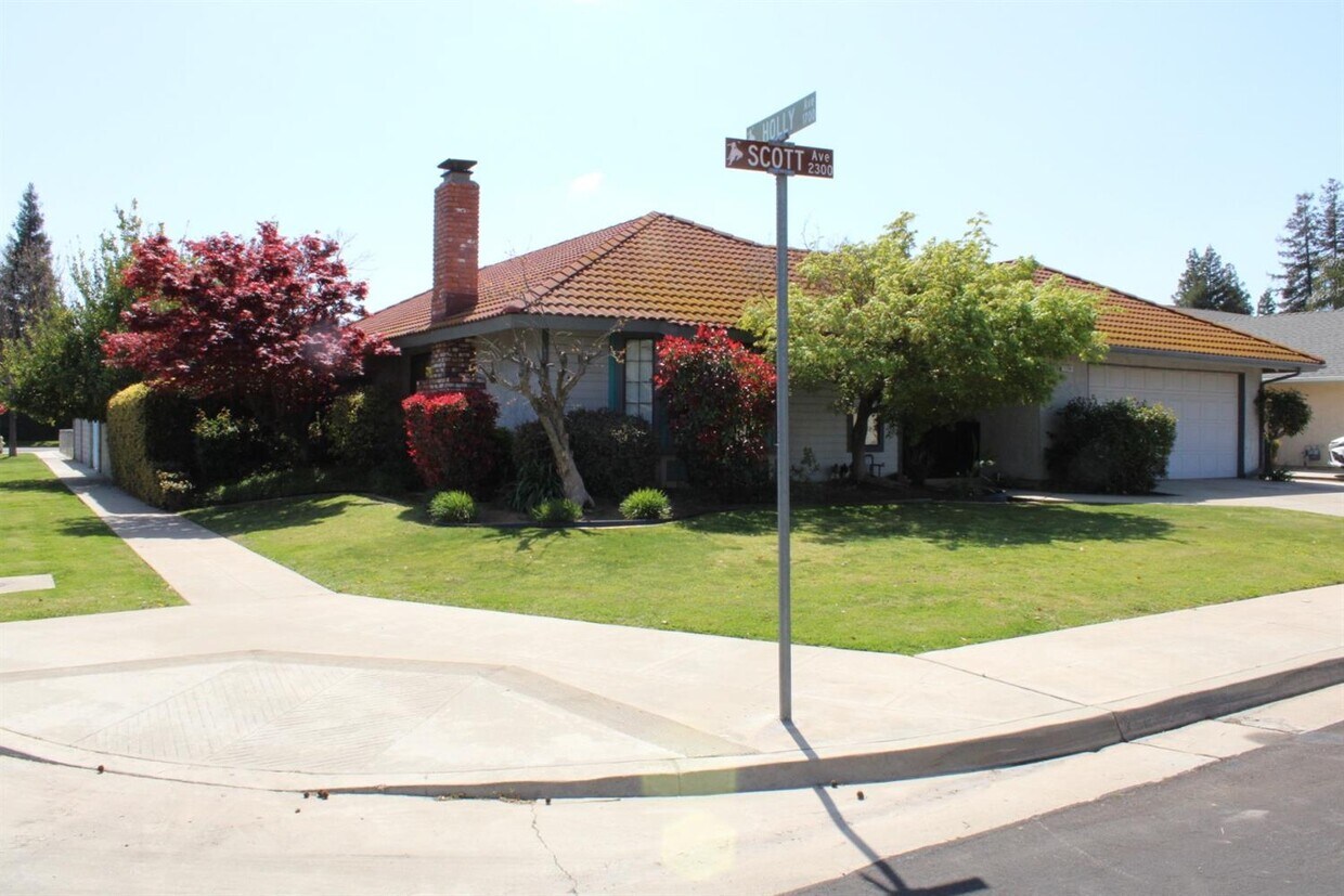 2394 Scott Ave, Clovis, CA 93611 House for Rent in Clovis, CA