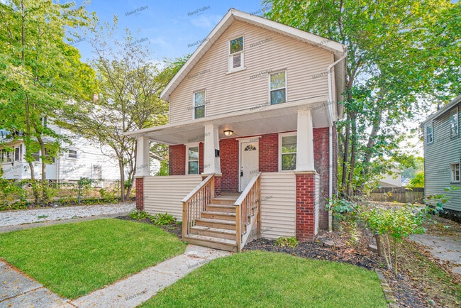 Building Photo - 2203 6th St SW