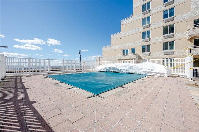 Foto del edificio - 450 W Broadway