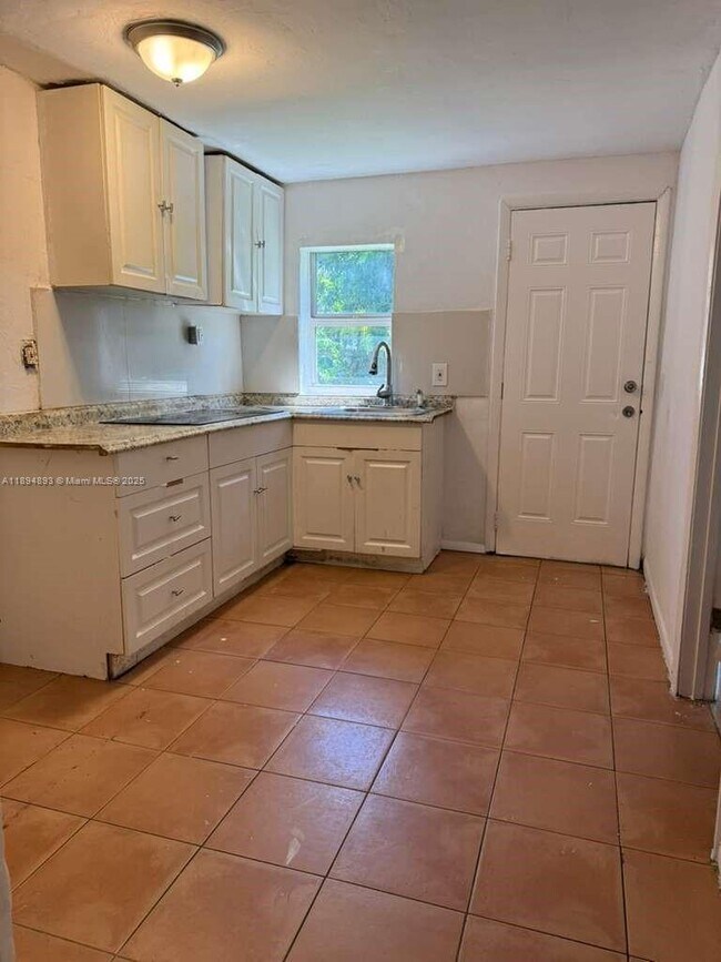 Foto del edificio - 1030 NW 106th St