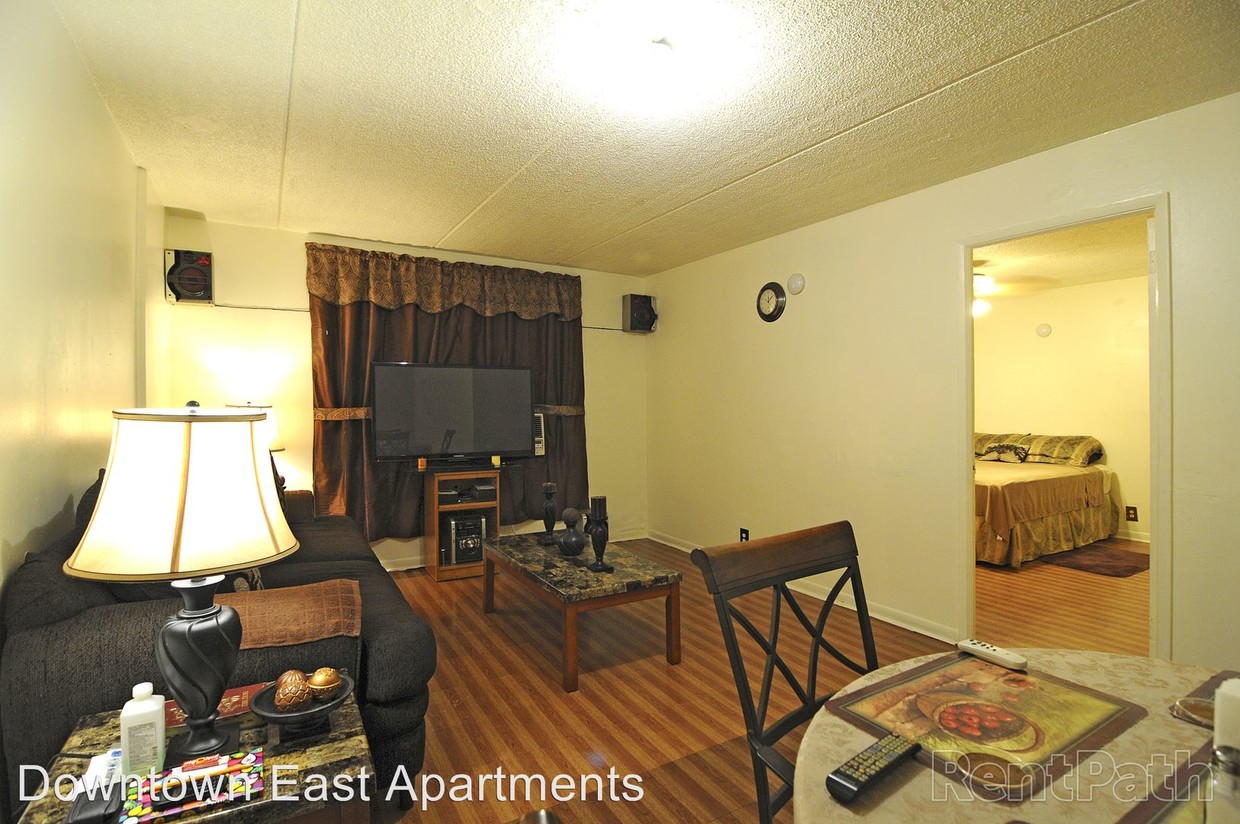 Primary Photo - 1 br, 1 bath Apartment - 888 Franklin St