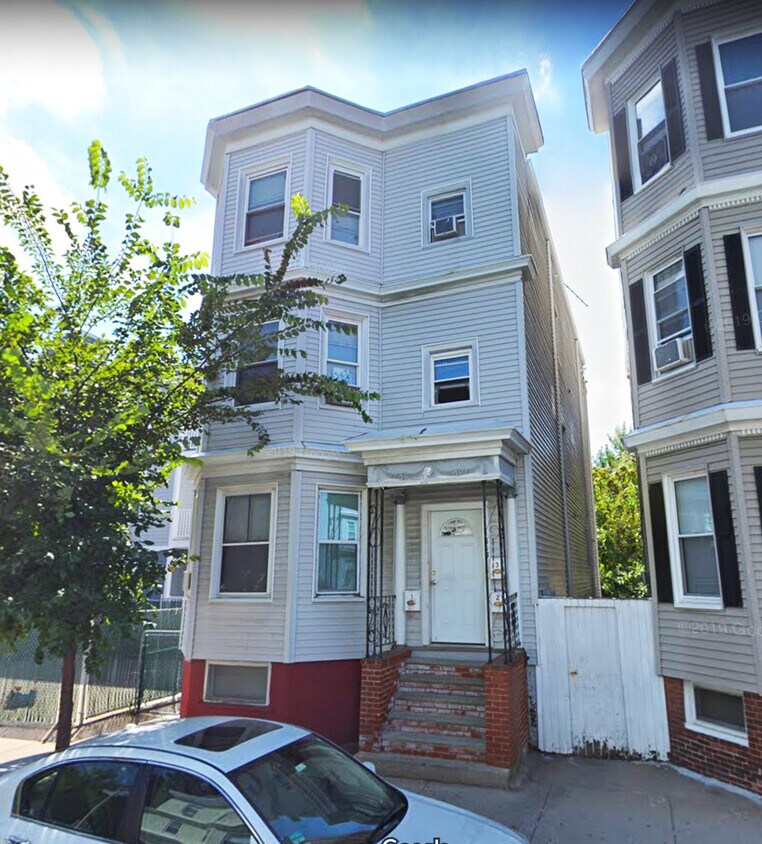 Primary Photo - 303 Maverick St