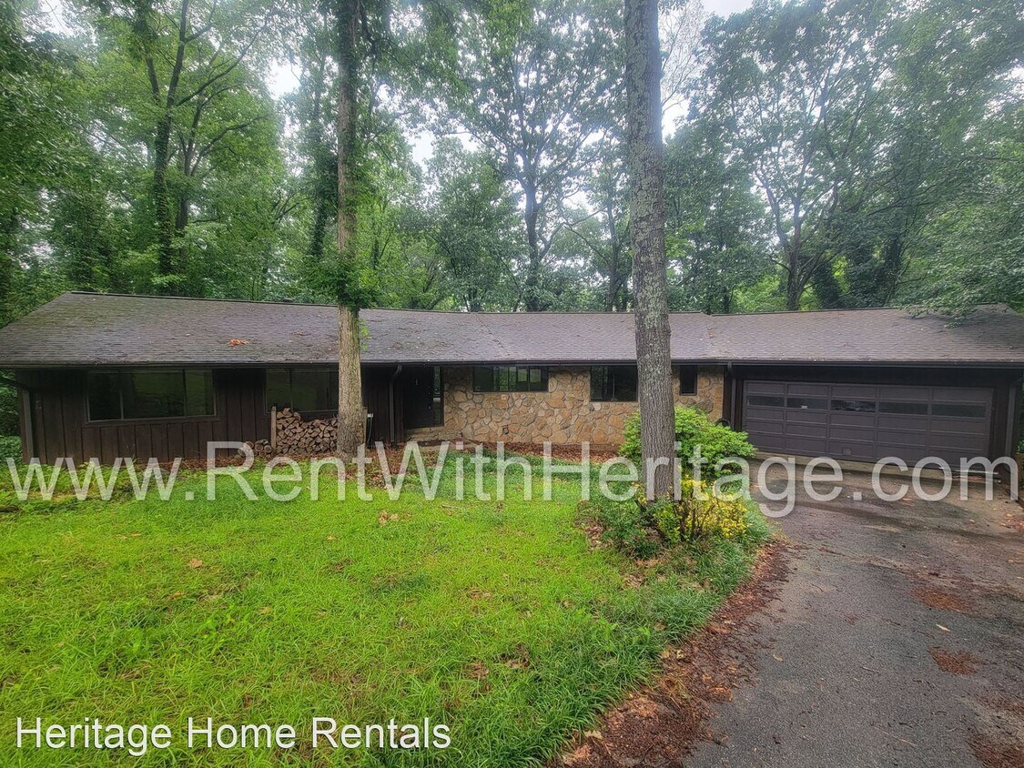 Foto principal - 5 br, 2.5 bath House - 1050 Flamingo Dr.