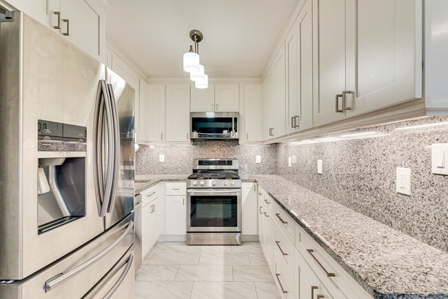 Cocina - 6143 Leesburg Pike