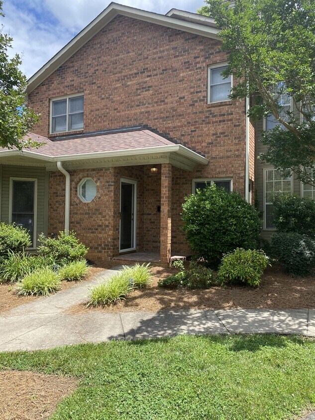 Foto principal - 343 S Cherry St