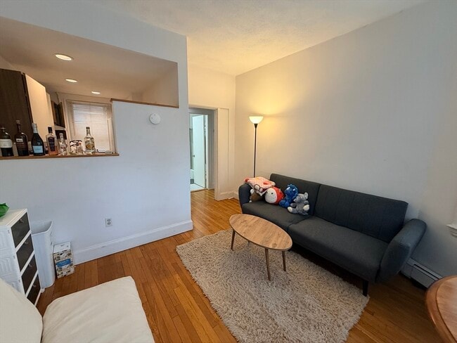Building Photo - 451 Park Dr