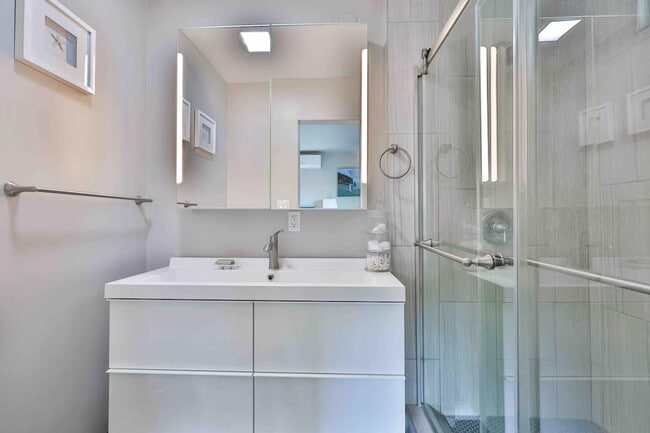 Foto del edificio - 6421 Carthage St