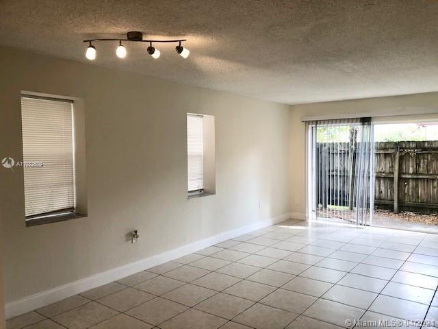 Building Photo - 3750 NW 115th Ave