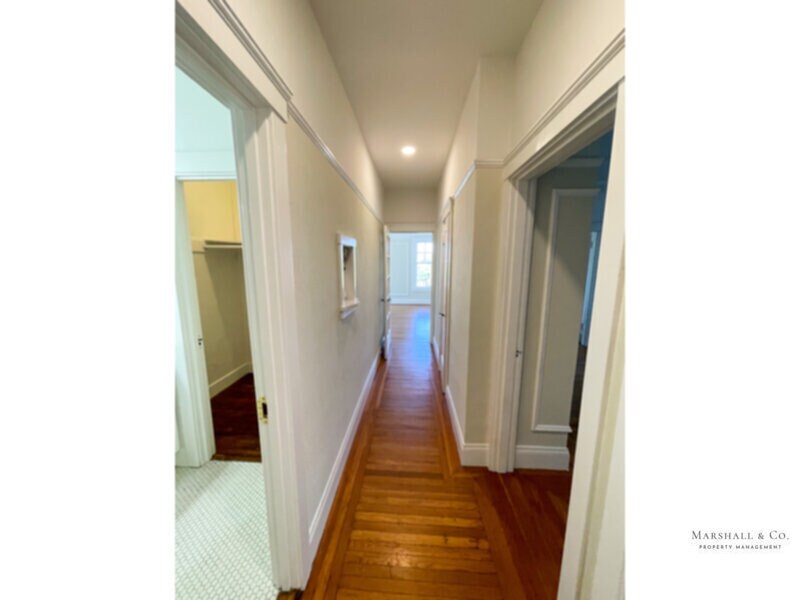 Primary Photo - UPDATED + SPACIOUS 2 BR/ 1 BA IN INNER RIC...