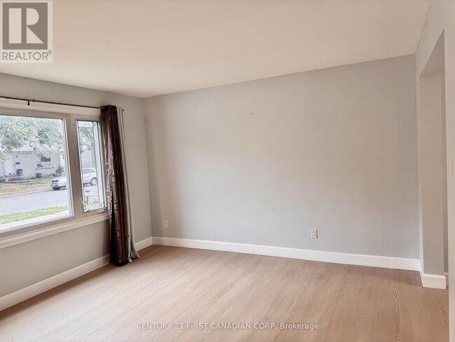 Building Photo - 841 Jalna Blvd