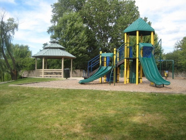 Foto del edificio - 300 Westwood Ct