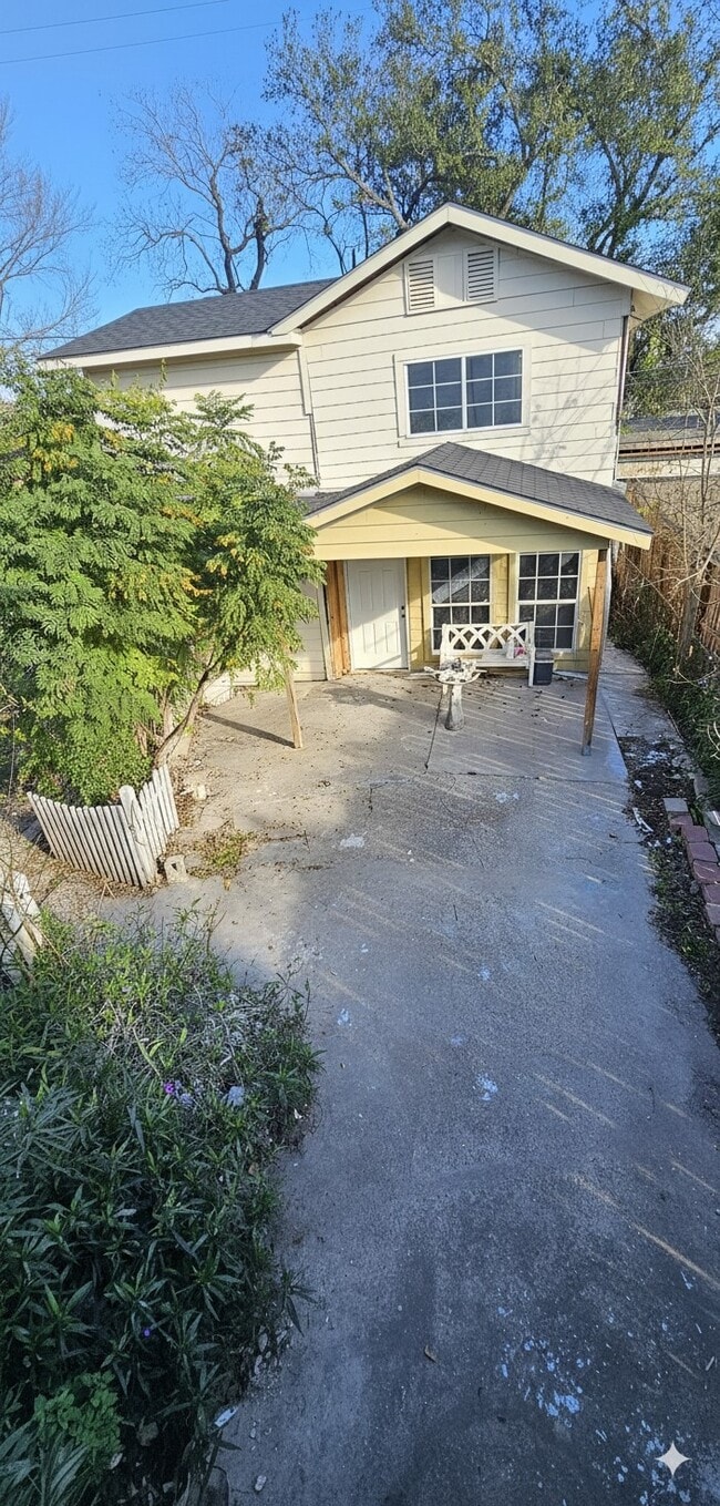 Building Photo - 2634 Tidewater Dr