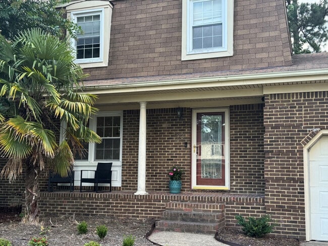 Building Photo - 723 Sir Walter Cir