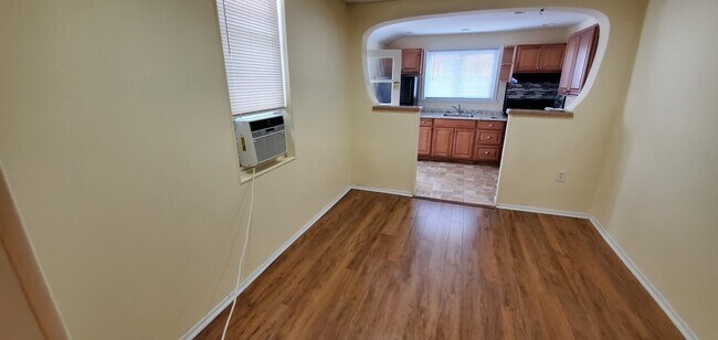 Foto del edificio - 2627 Bainbridge St