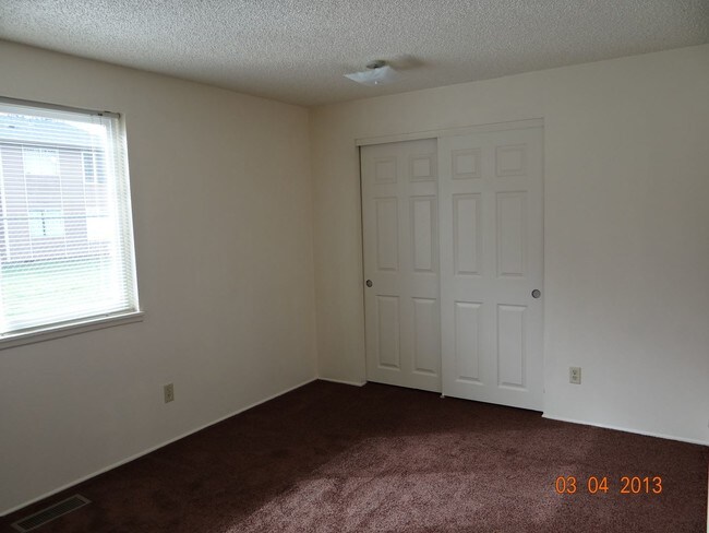 Foto del edificio - 245-265 Gateway Blvd