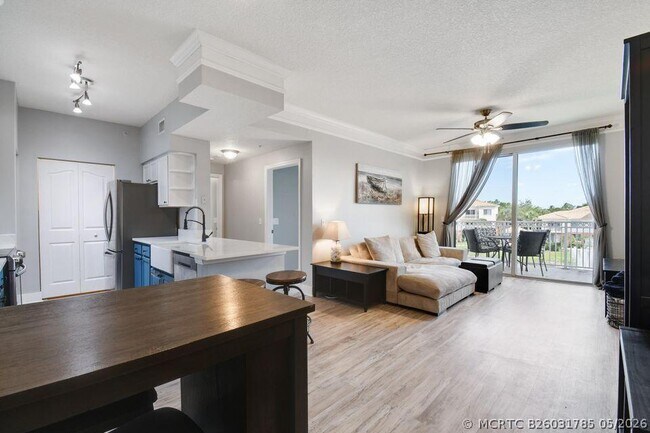 Foto del edificio - 7302 Myrtlewood Cir W