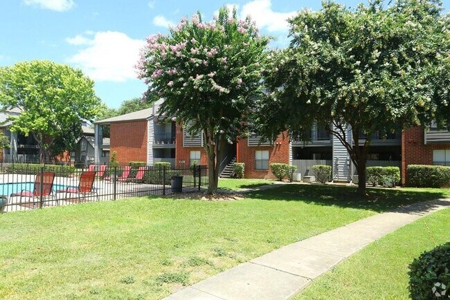 Foto del edificio - 1400 Clarewood Dr