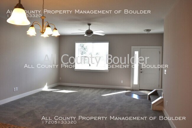 Foto del edificio - Like New Townhouse in SW Longmont