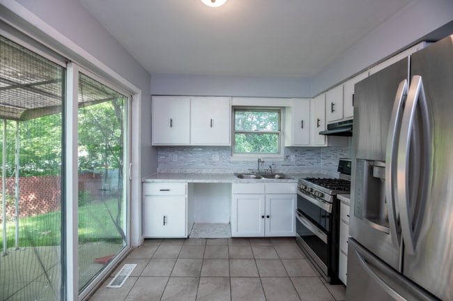 Building Photo - 3118 W Westport Rd