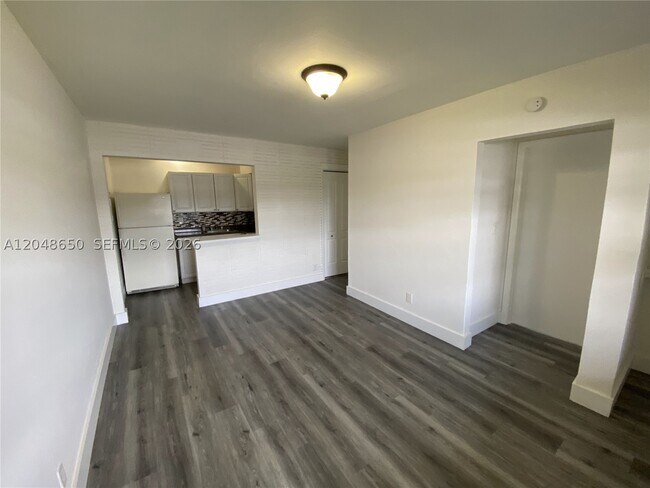 Foto del edificio - 380 SE 12th St