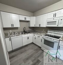 Building Photo - 515 Duchess Ct