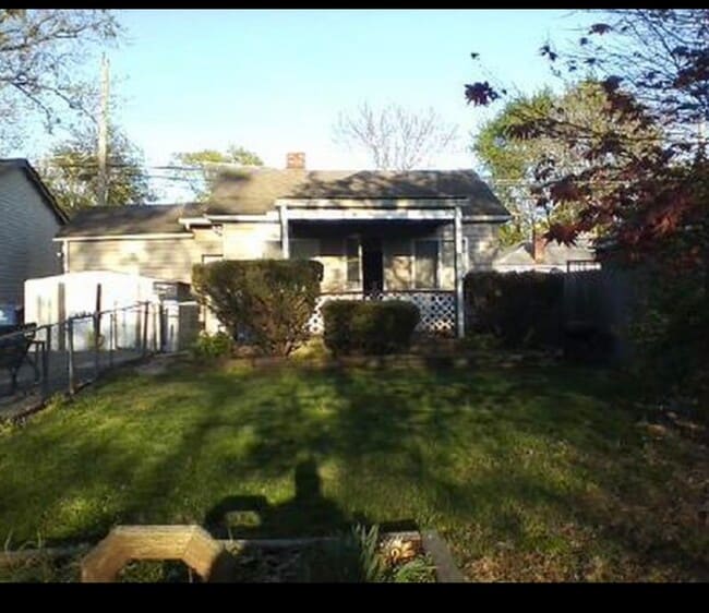 Building Photo - 2368 Velma Ave