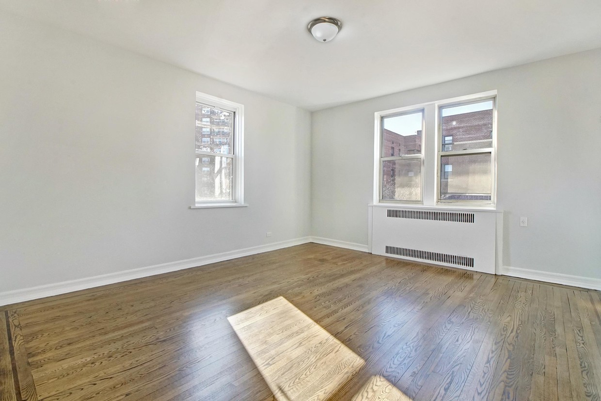 Foto principal - 109-05 72nd Avenue