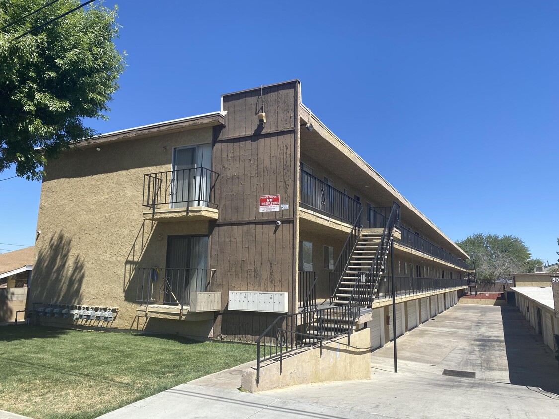 Foto principal - 5041 Ave L-14