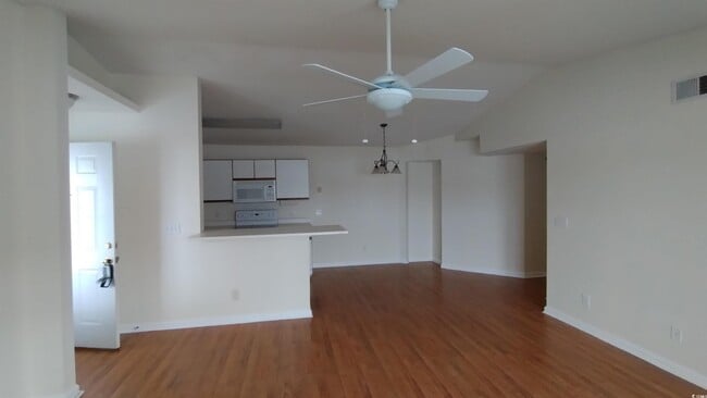 Building Photo - 2269J Essex Dr