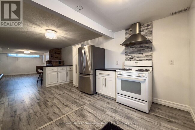 Photo du bâtiment - 92 Brant Ave