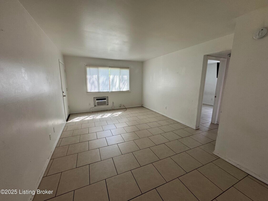 Foto principal - 904 Sinclair St
