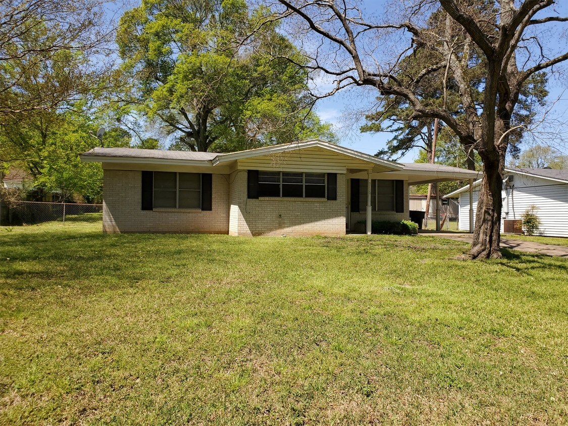 Primary Photo - 9130 Southwood Dr