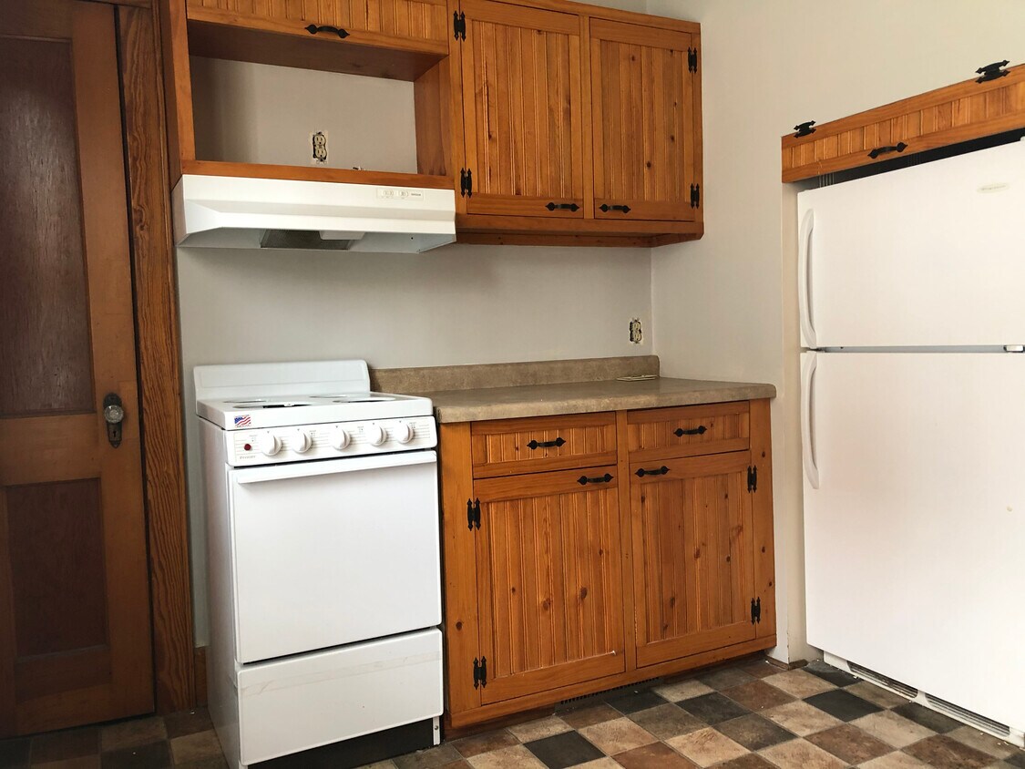 Primary Photo - 113 E 4th St