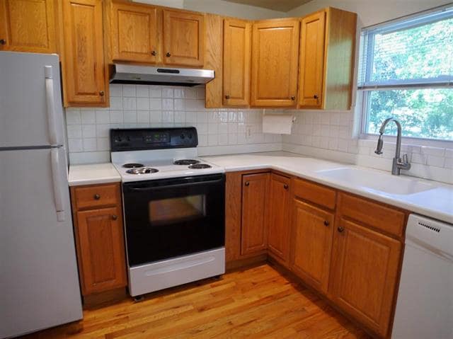 Building Photo - 5022 Ruthenia Rd