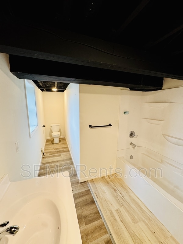 Building Photo - 1310 Missouri 34 - B