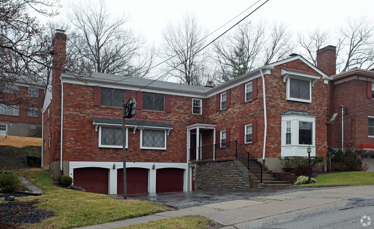 Foto principal - 844 Van Dyke Ave