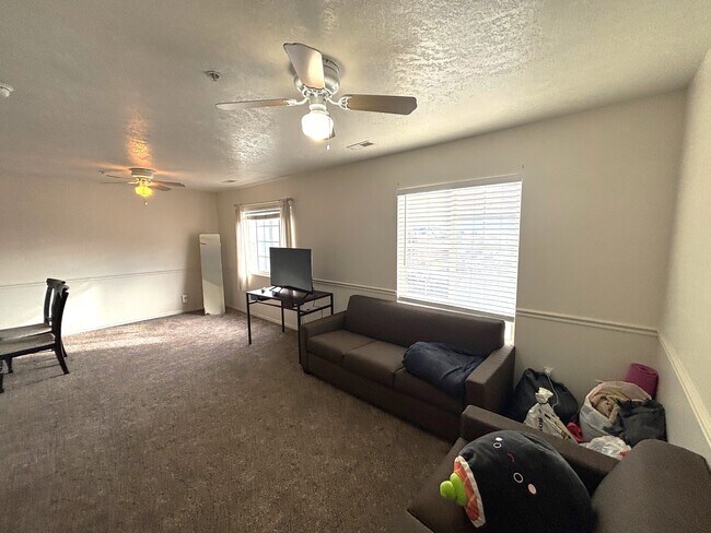 Foto del edificio - 112 W 1230 N