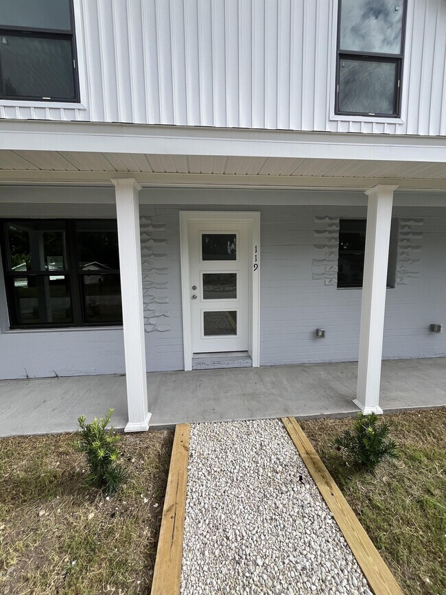 Building Photo - 119 Dixwood Ave