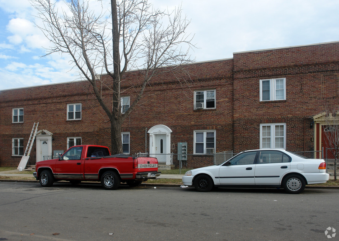 Building Photo - 1711 Capitol Ave NE