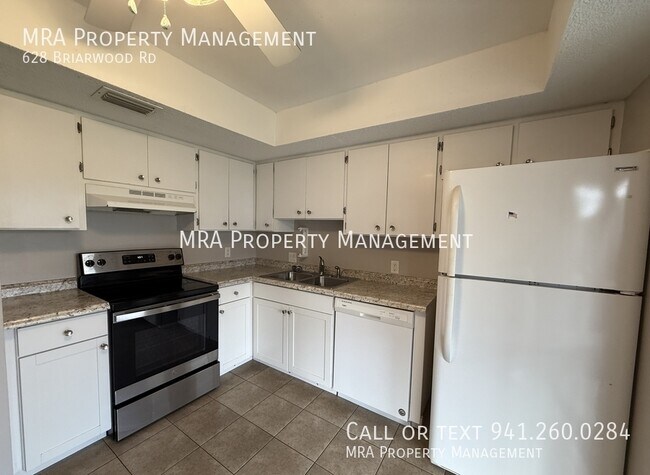 Foto del edificio - 628 Briarwood Rd