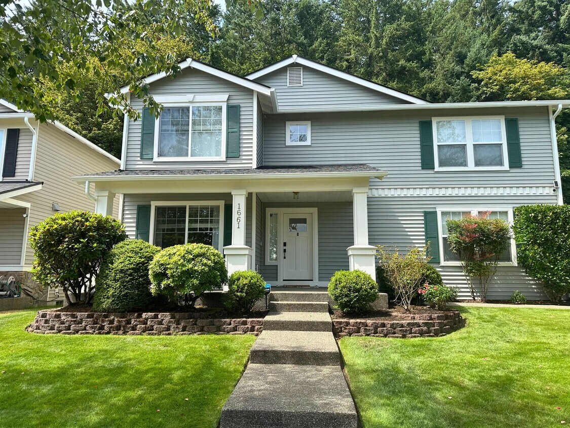 Primary Photo - Beautiful upgrated 4 bedroom DuPont home w...