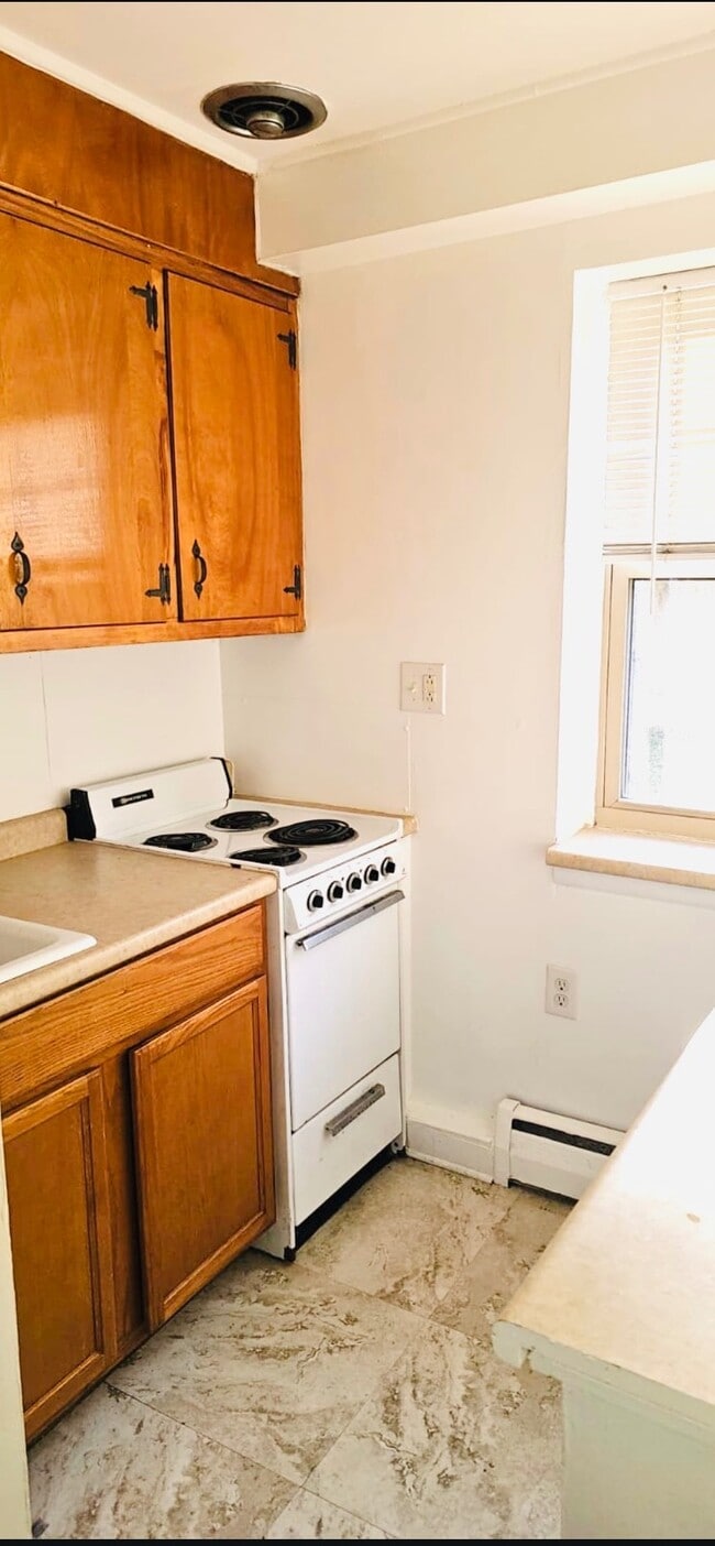 Building Photo - 124 Lucas Ave